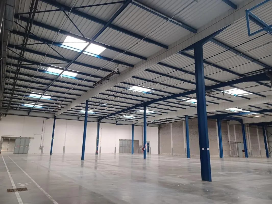 Industrial in Miribel for lease Building Photo- Image 1 of 4