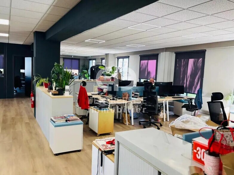 Office in Villeneuve-Loubet for lease - Interior Photo - Image 3 of 10