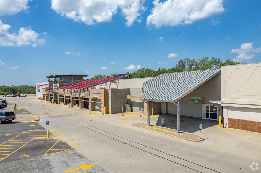 4914 N Oak Tfwy, Kansas City, MO for lease - Building Photo - Image 3 of 7