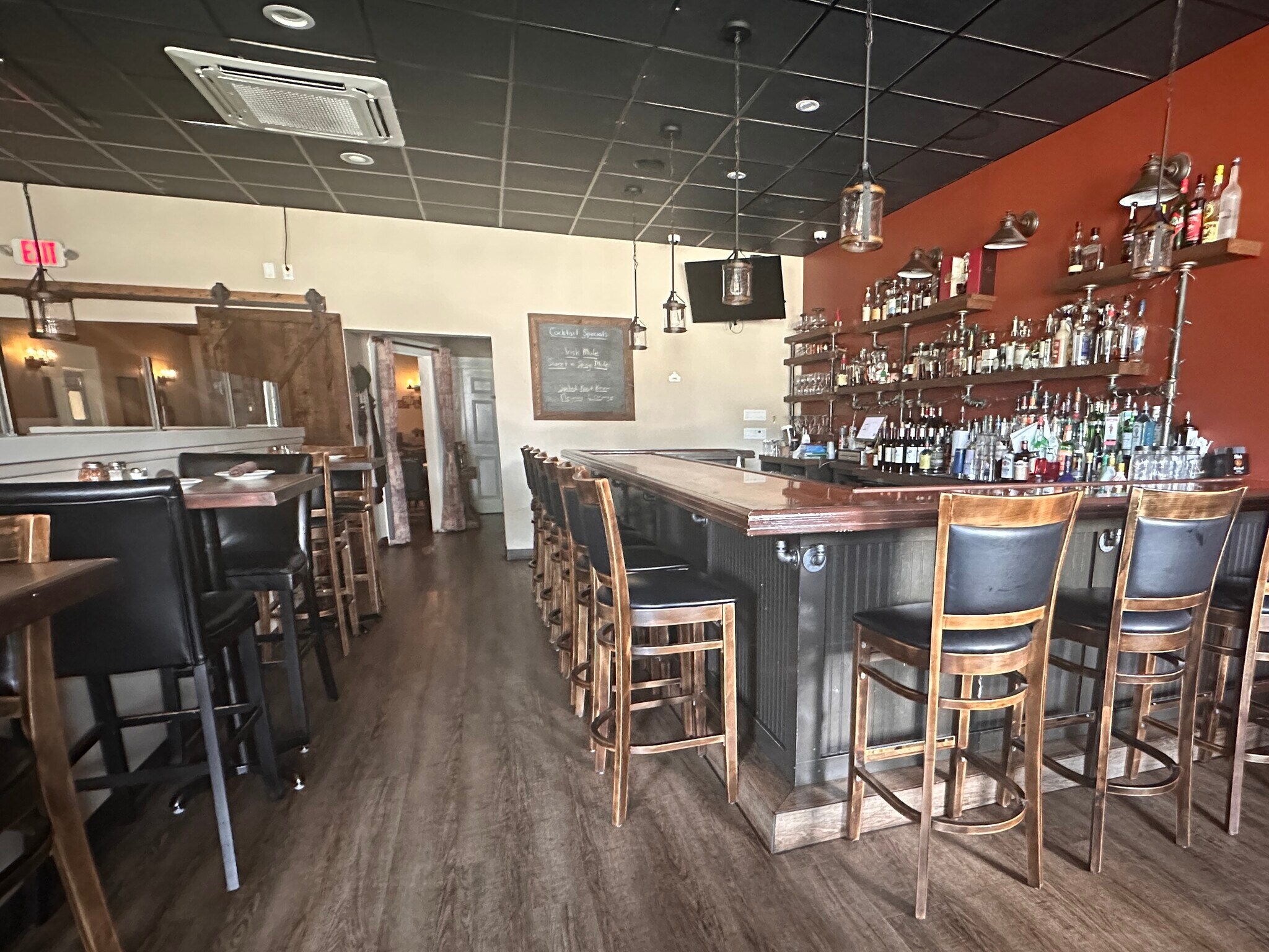 1015 Meriden Rd, Waterbury, CT for lease Interior Photo- Image 1 of 5