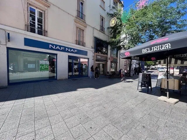 Retail in Chalon-sur-Saône for lease - Building Photo - Image 3 of 8