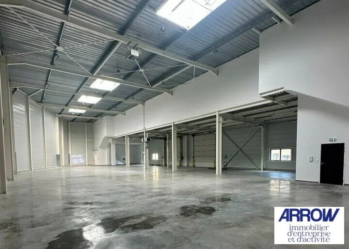Flex in Carquefou for lease - Building Photo - Image 2 of 7
