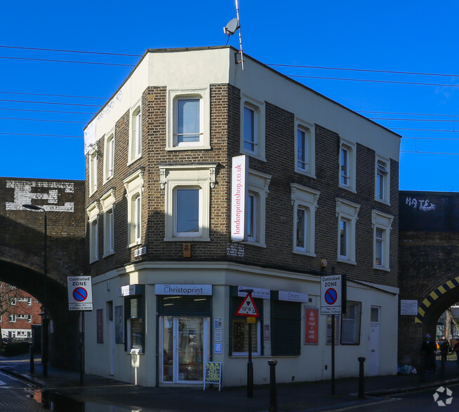 61 Grafton Rd, London for lease - Primary Photo - Image 1 of 3