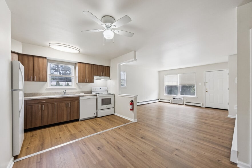 17 E Maple Ave, Merchantville, NJ for sale - Building Photo - Image 2 of 6