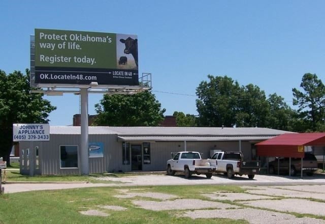 301 E Highway, Holdenville, OK for sale - Building Photo - Image 1 of 1