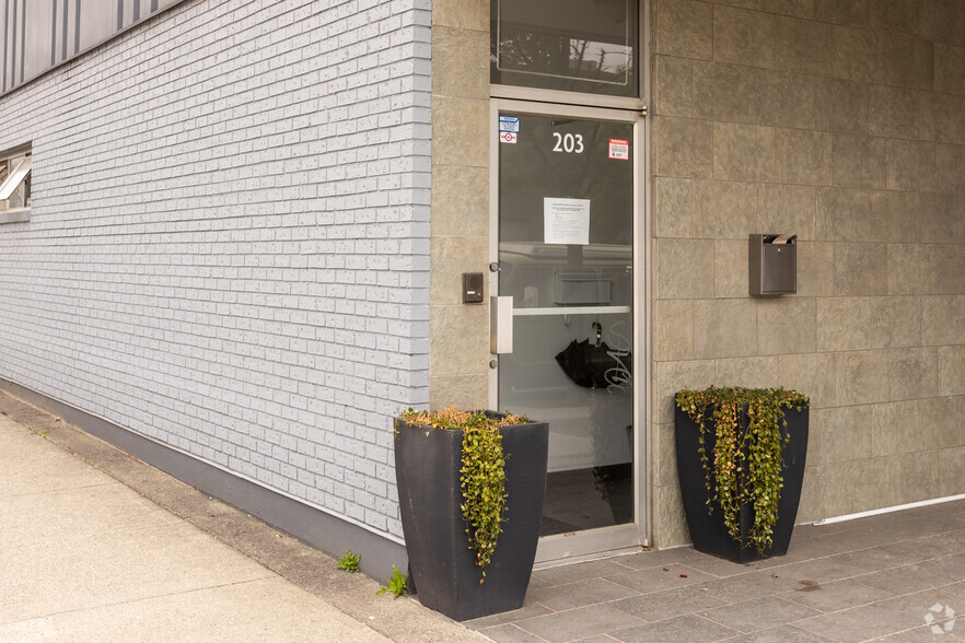 203 6th Ave W, Vancouver, BC for lease - Building Photo - Image 2 of 5