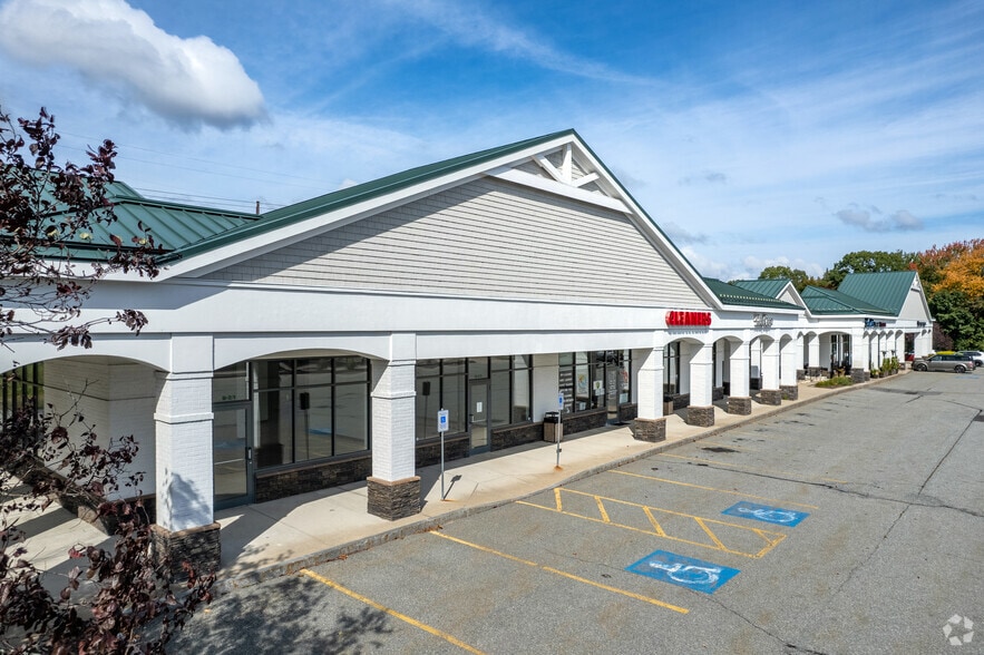 1051 Ten Rod Rd, North Kingstown, RI for lease - Building Photo - Image 1 of 13