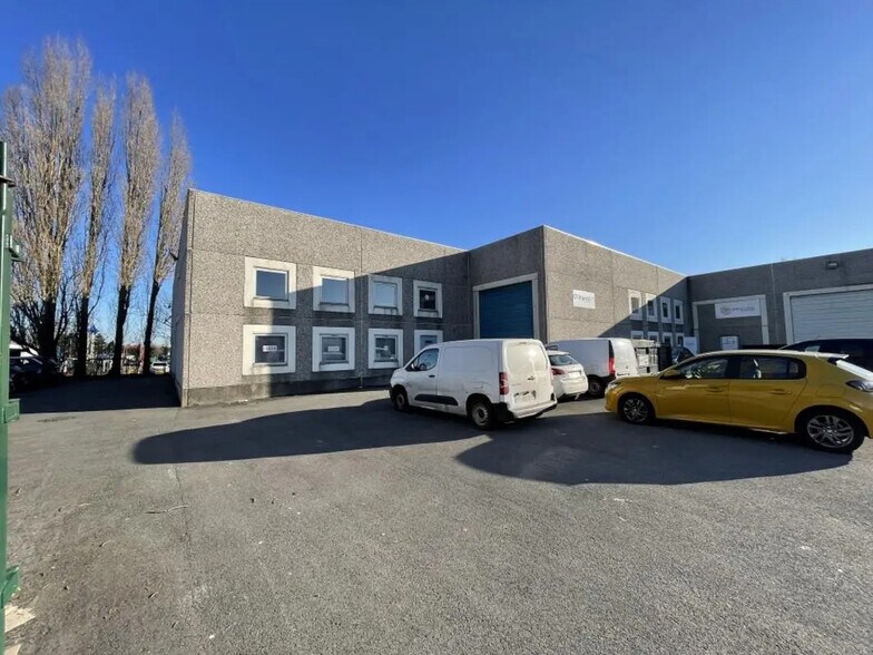 Flex in Fretin for lease - Building Photo - Image 1 of 20