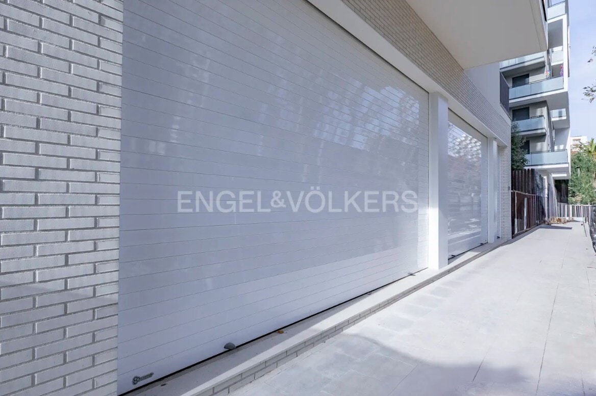 L'Hospitalet de Llobregat, BAR 08901 -  -  - Interior Photo - Image 1 of 5