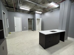 467 Keap St, Brooklyn, NY for lease Interior Photo- Image 2 of 5