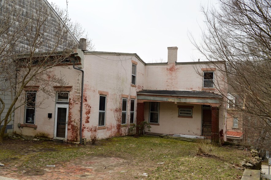 679 Delhi Ave, Cincinnati, OH 45204