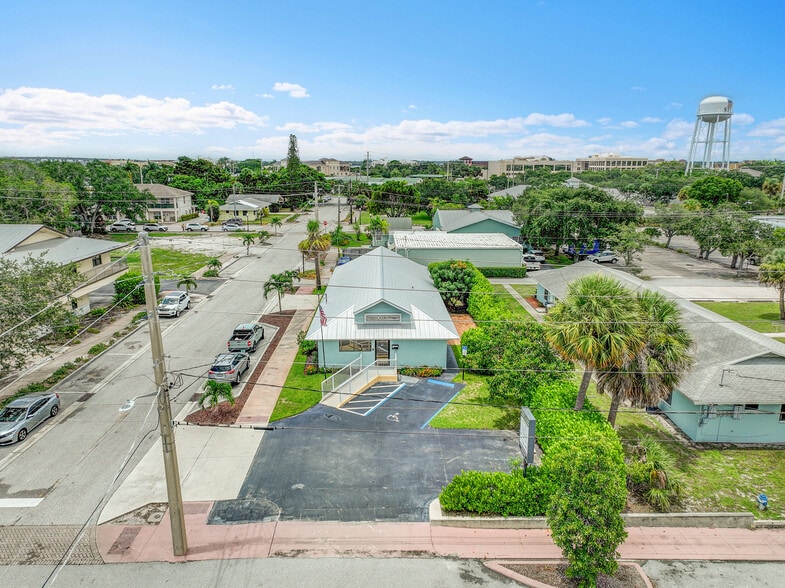 101 SE Martin Luther King Jr Blvd, Stuart, FL for sale - Building Photo - Image 3 of 34