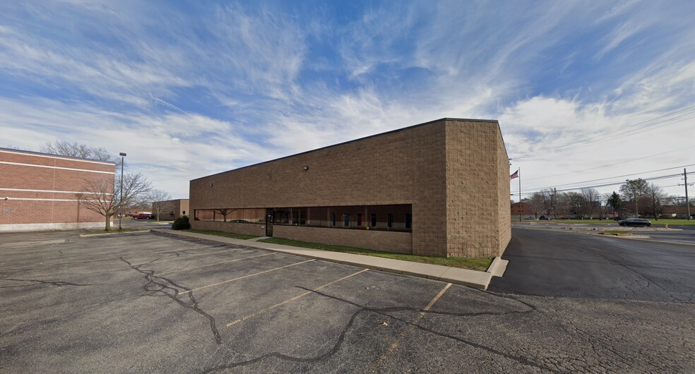 33901-33917 Harper Ave, Clinton Township, MI for sale - Building Photo - Image 1 of 1