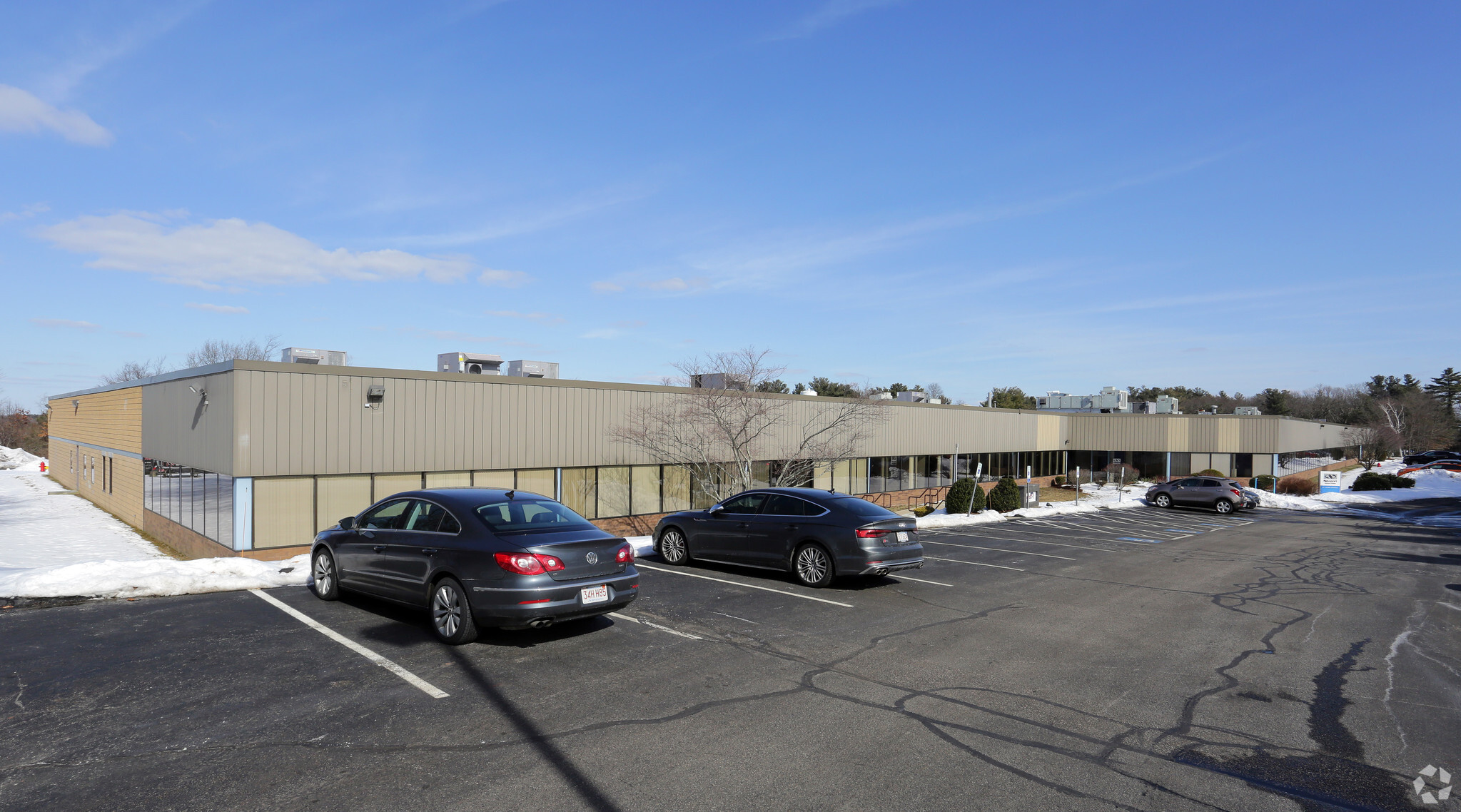 8 Forge Pky, Franklin, MA for lease Primary Photo- Image 1 of 10