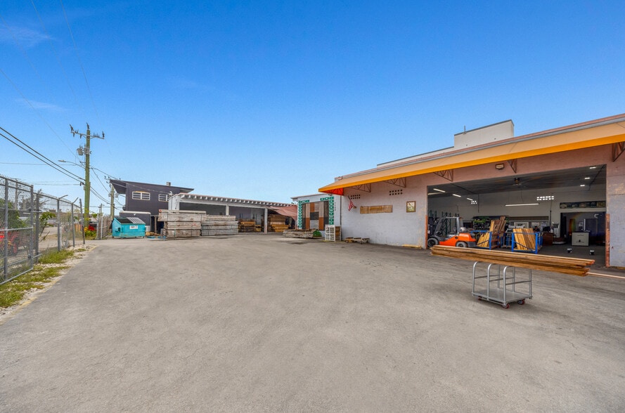 7185-7165 NW 77TH ter, Medley, FL for sale - Primary Photo - Image 1 of 34