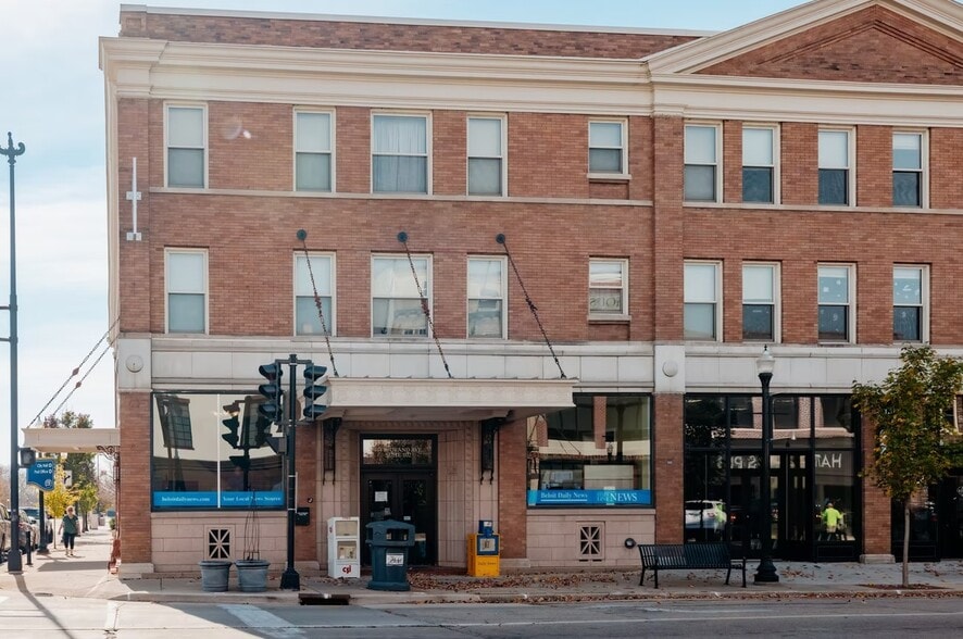 444 E Grand Ave, Beloit, WI for lease - Building Photo - Image 3 of 7