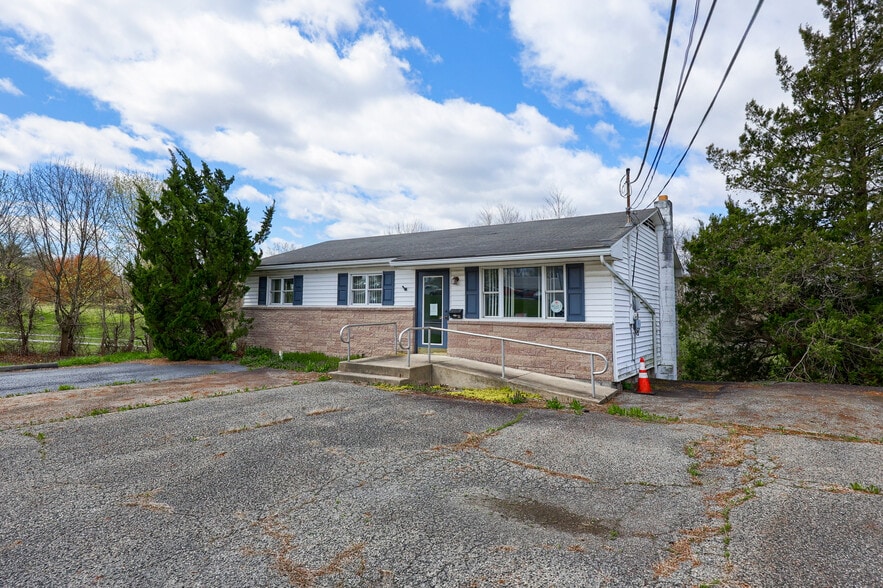 3790 Peters Mountain Rd, Halifax, PA for lease - Primary Photo - Image 1 of 1