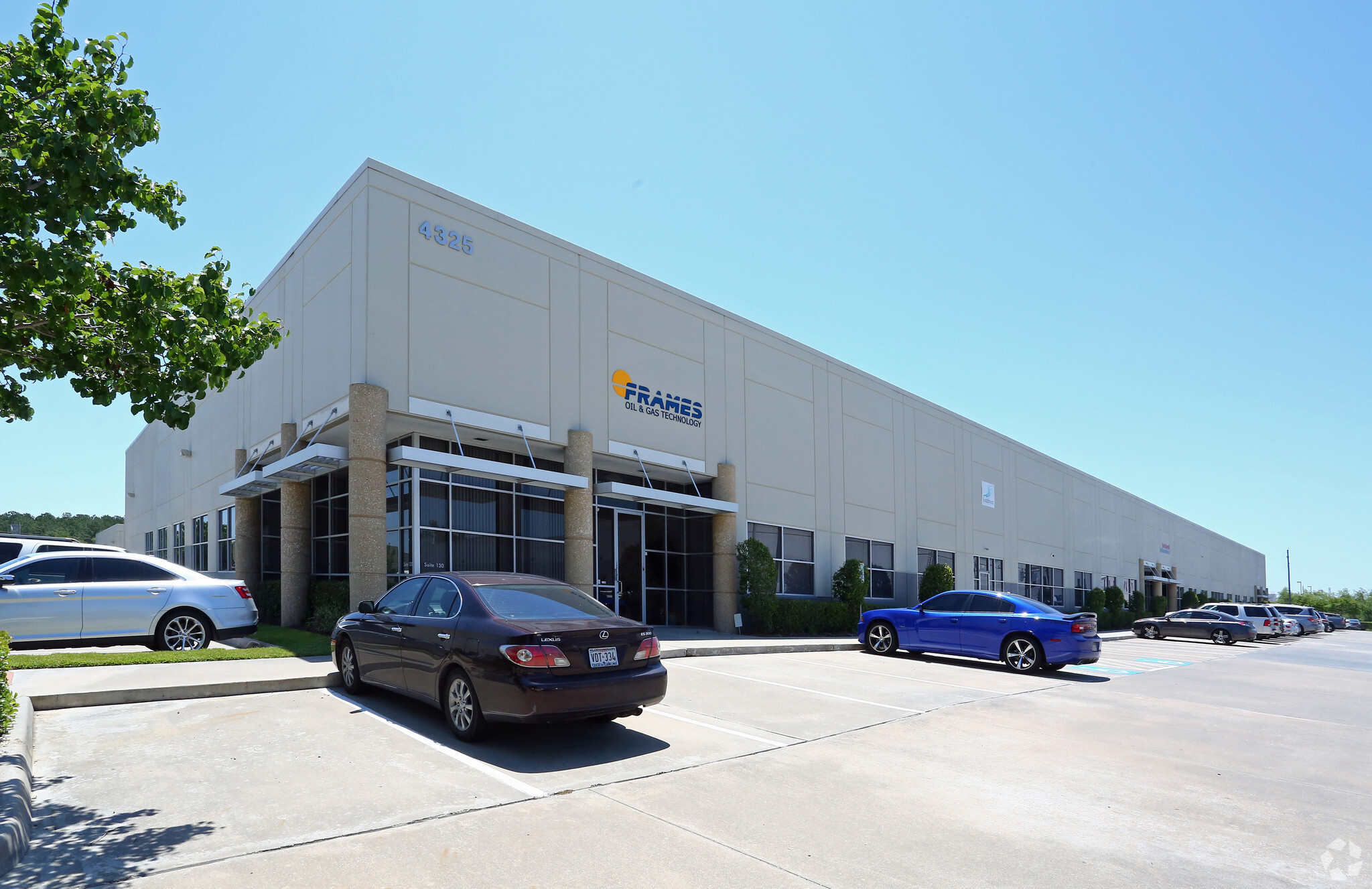 4325 W Sam Houston Pky N, Houston, TX for lease Building Photo- Image 1 of 8