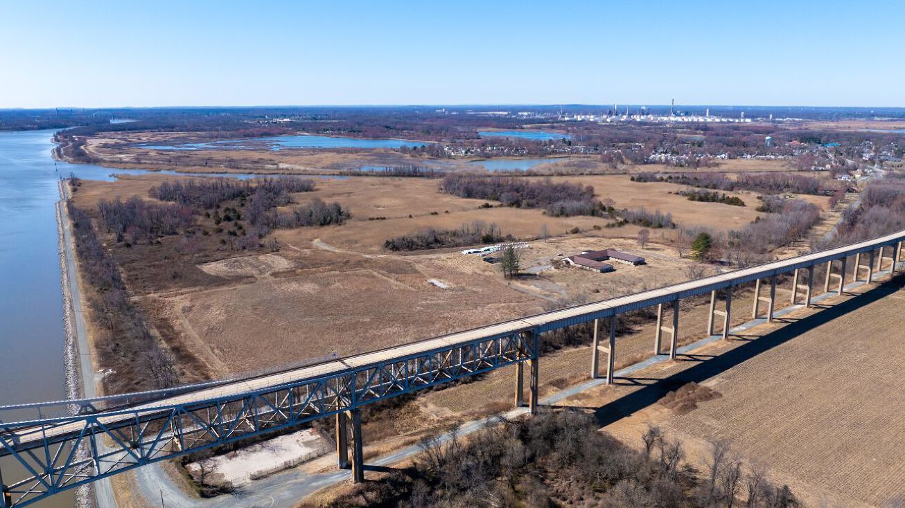 100 Reedy Pt Rd pt, Delaware City, DE for sale Primary Photo- Image 1 of 2