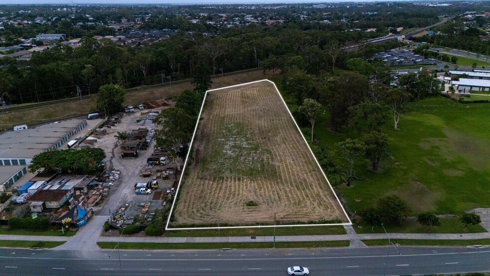 157 Dohles Rocks Rd, Kallangur for sale - Primary Photo - Image 1 of 7