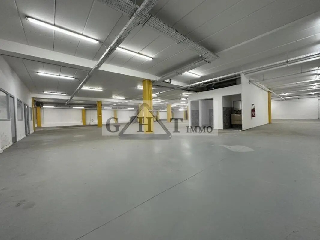 Industrial in Aubervilliers for lease Interior Photo- Image 1 of 5
