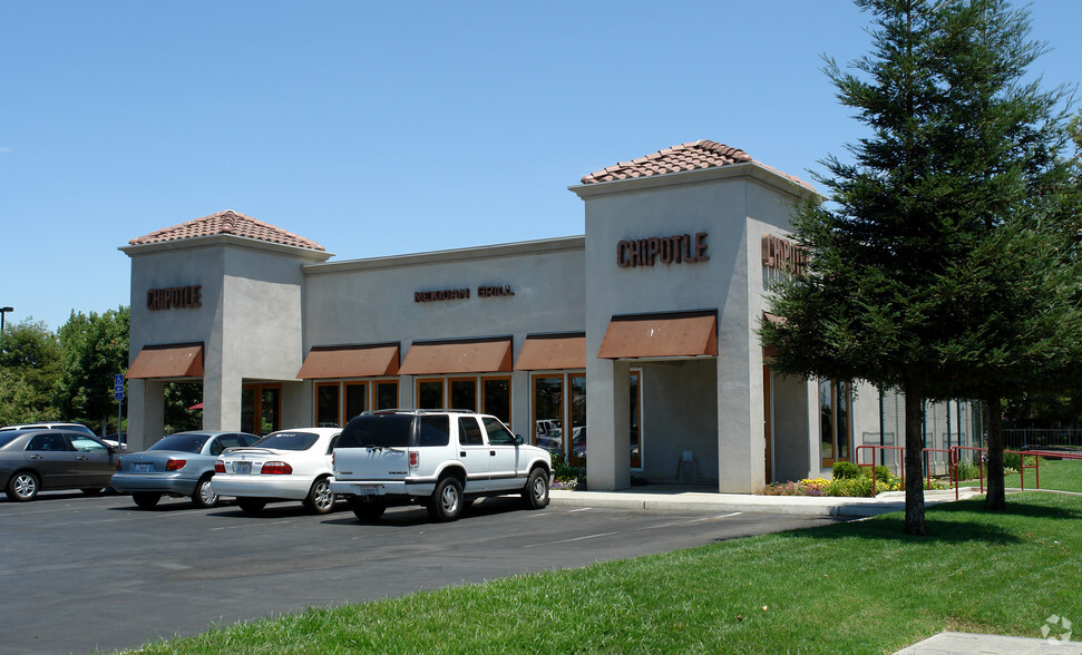 4950 Stockdale Hwy, Bakersfield, CA for lease - Building Photo - Image 2 of 2