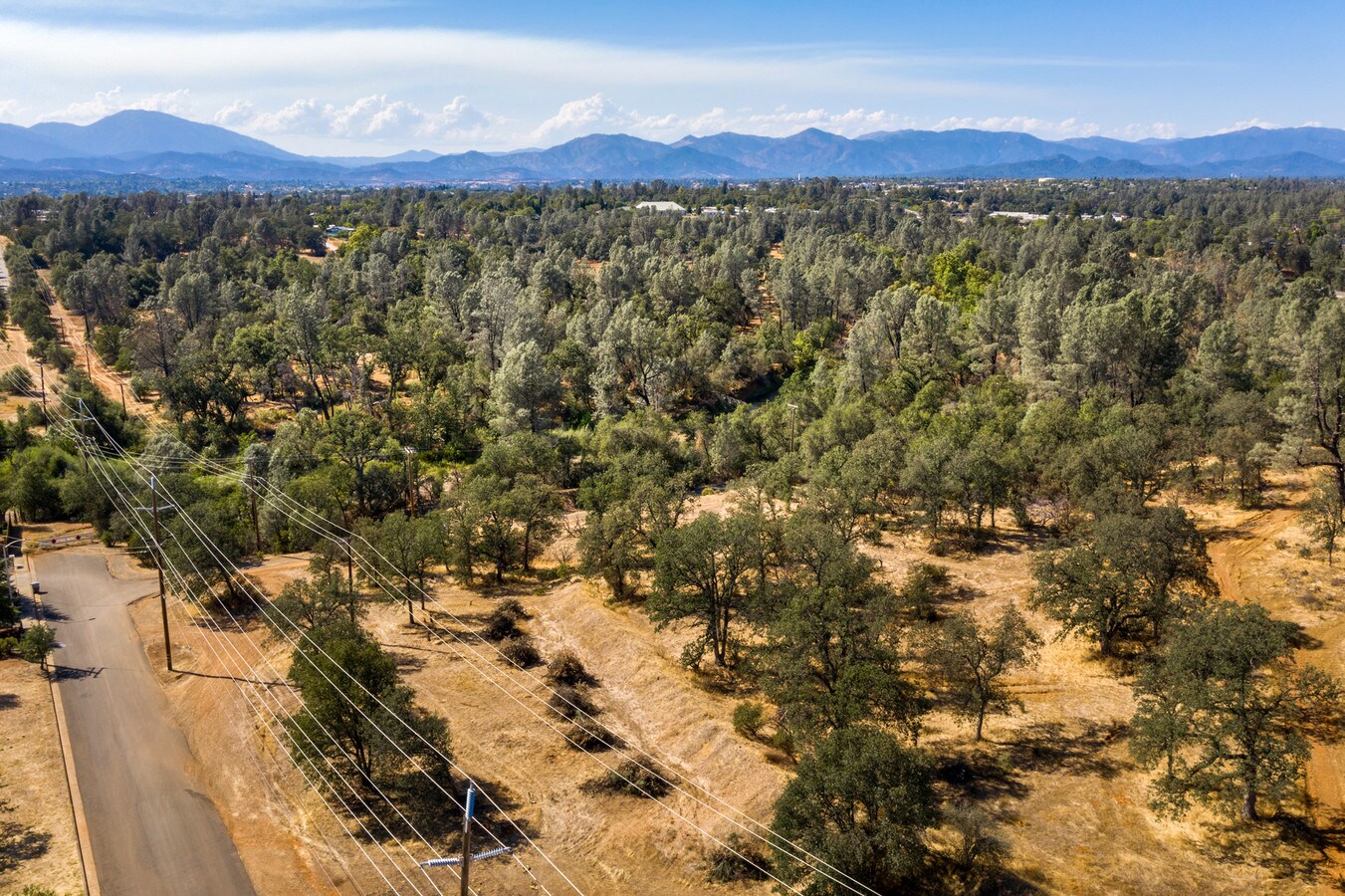 2394 NW Goodwater Ave, Redding, CA 96002