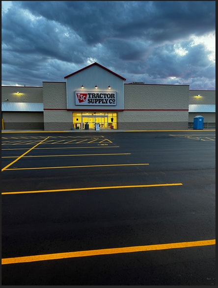 500 W 9th St N, Ladysmith, WI for lease - Primary Photo - Image 1 of 4