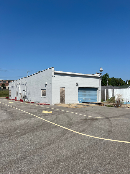 1000 S Florissant Rd, Saint Louis, MO for sale - Building Photo - Image 2 of 4