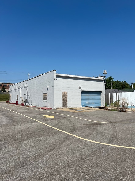 1000 S Florissant Rd, Saint Louis, MO for lease - Primary Photo - Image 2 of 6