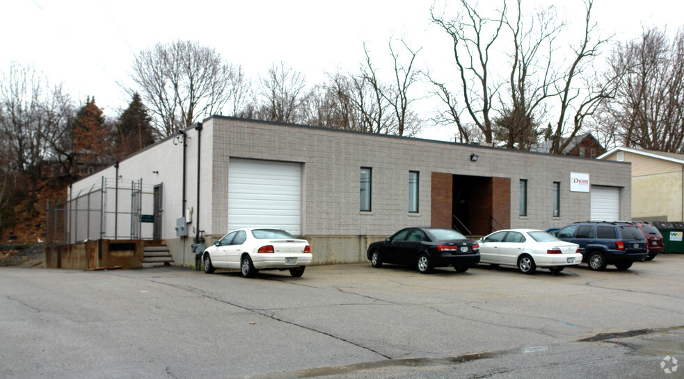 83 Gilbane St, Warwick, RI for lease - Building Photo - Image 3 of 6