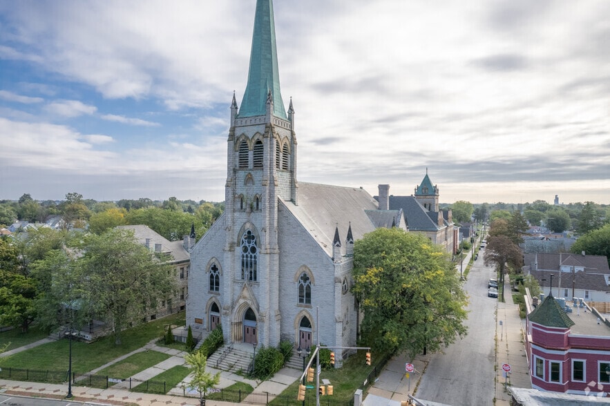 2916 Lagrange St, Toledo, OH for sale - Primary Photo - Image 1 of 1