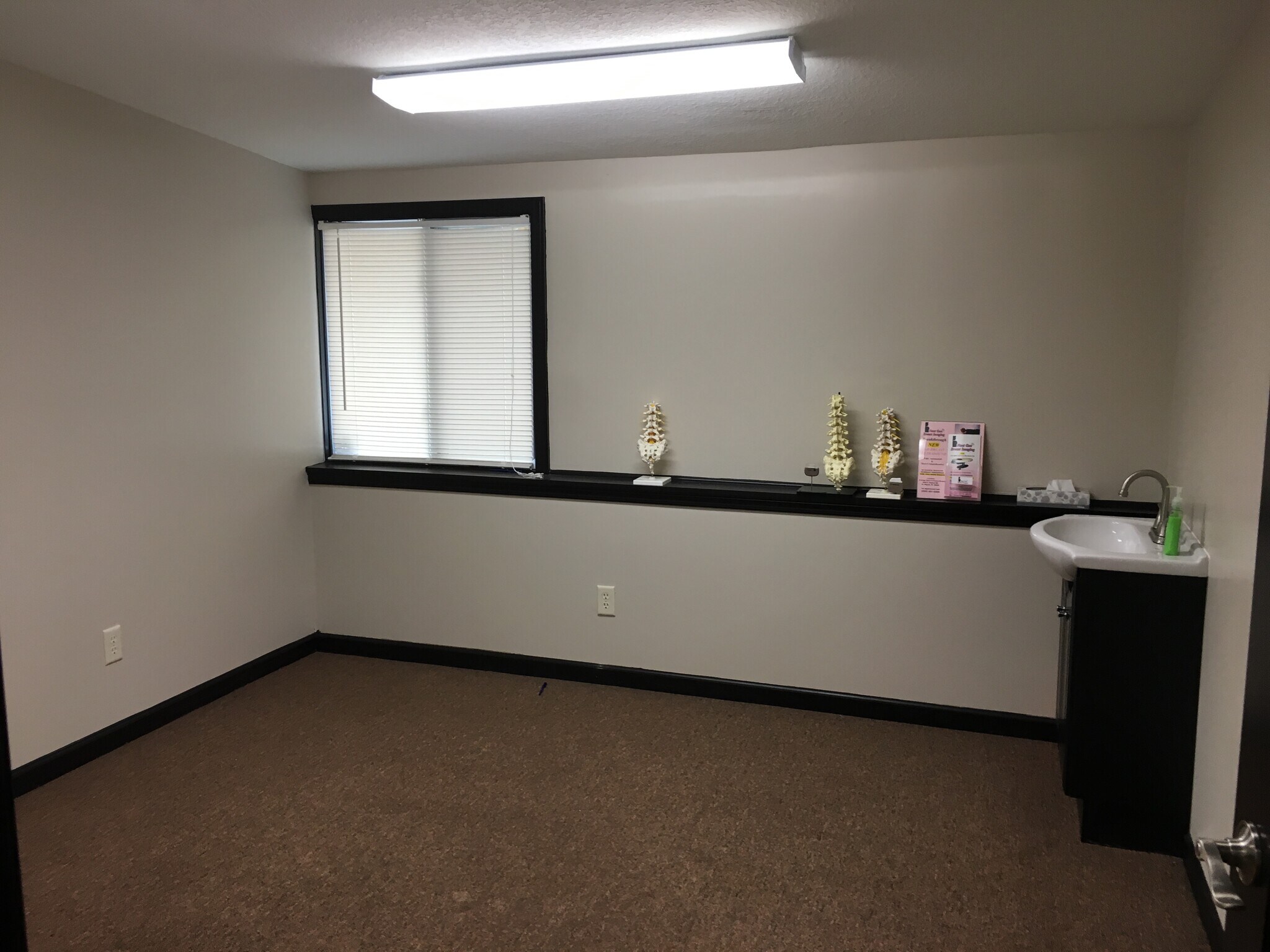 1942 E Dupont Rd, Fort Wayne, IN for sale Interior Photo- Image 1 of 1