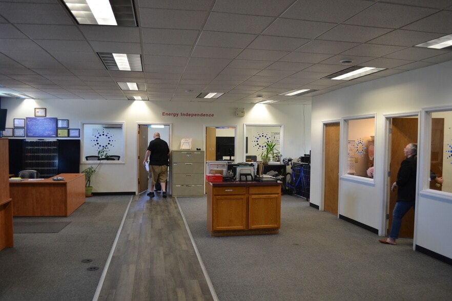 64 Main St, Queensbury, NY for sale - Interior Photo - Image 3 of 9