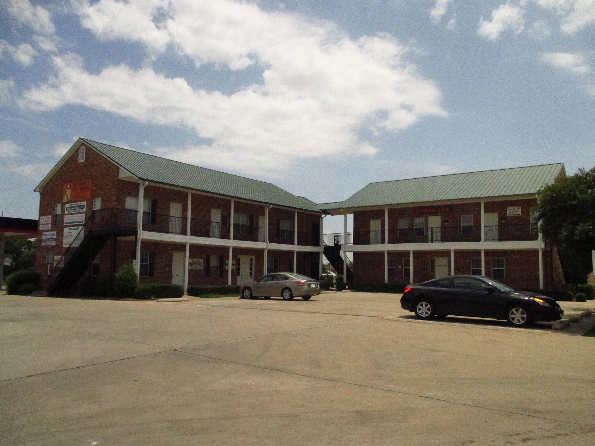 1512 E Mckinney St, Denton, TX for sale Building Photo- Image 1 of 1