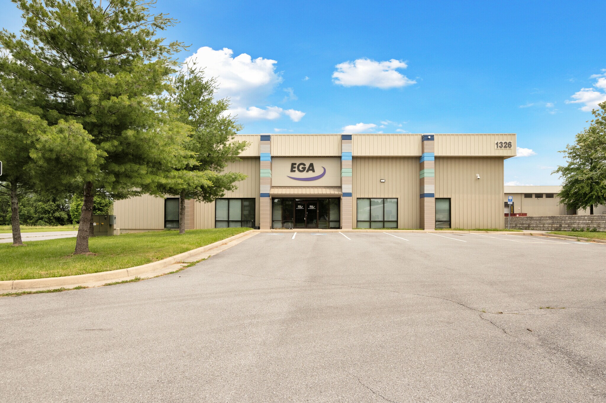 1326 Progress Dr, Front Royal, VA for sale Building Photo- Image 1 of 46