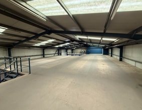 8 Downgate Dr, Sheffield for lease Interior Photo- Image 1 of 5