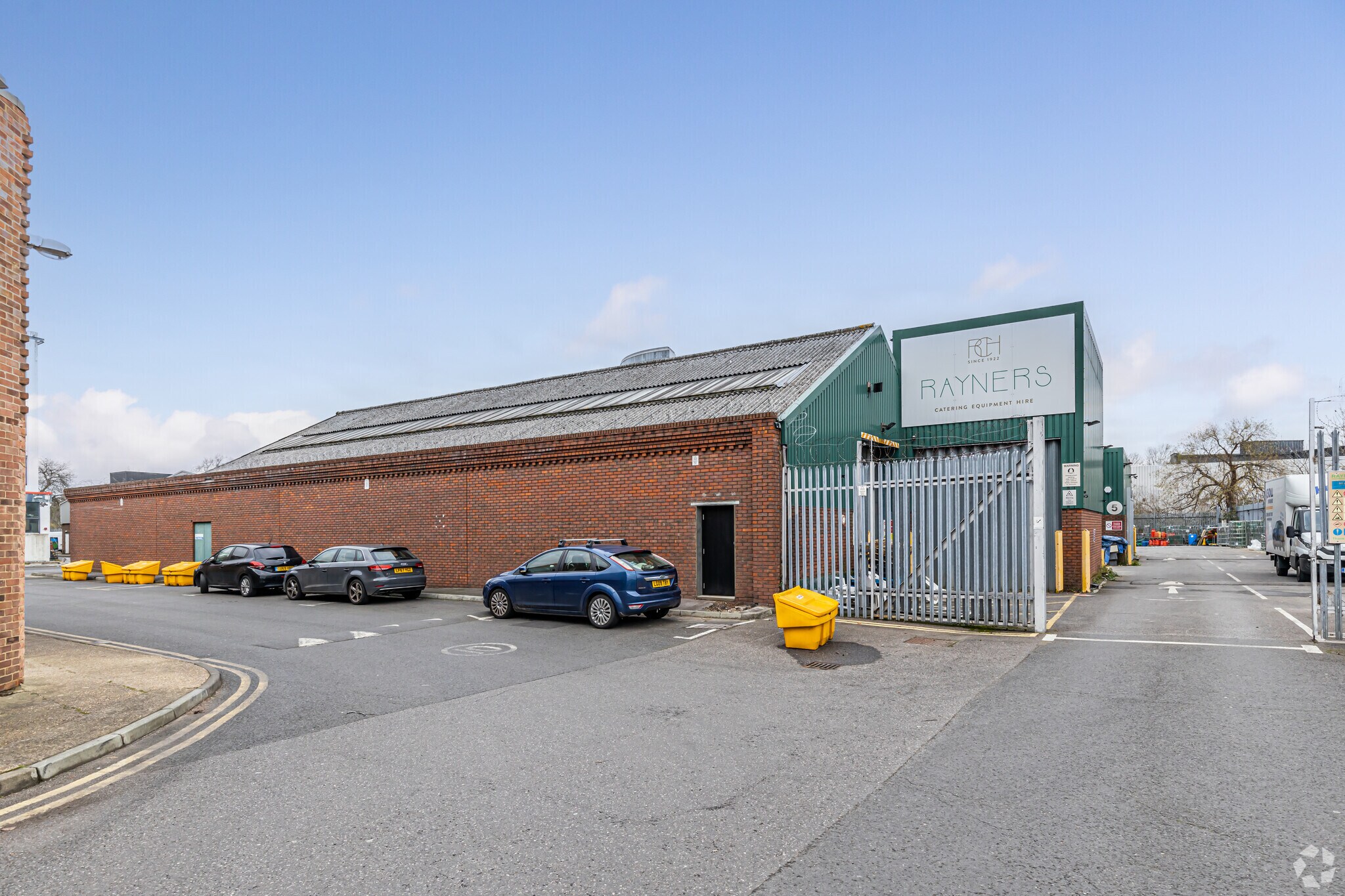 118-120 Garratt Ln, London for sale Primary Photo- Image 1 of 1