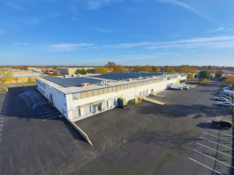 303 Smith St, Farmingdale, NY for lease - Building Photo - Image 3 of 4