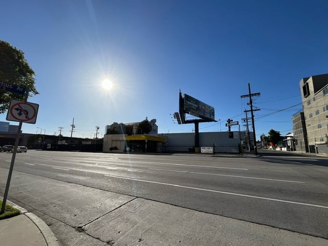 11151 W Olympic Blvd, Los Angeles, CA for lease - Building Photo - Image 2 of 7