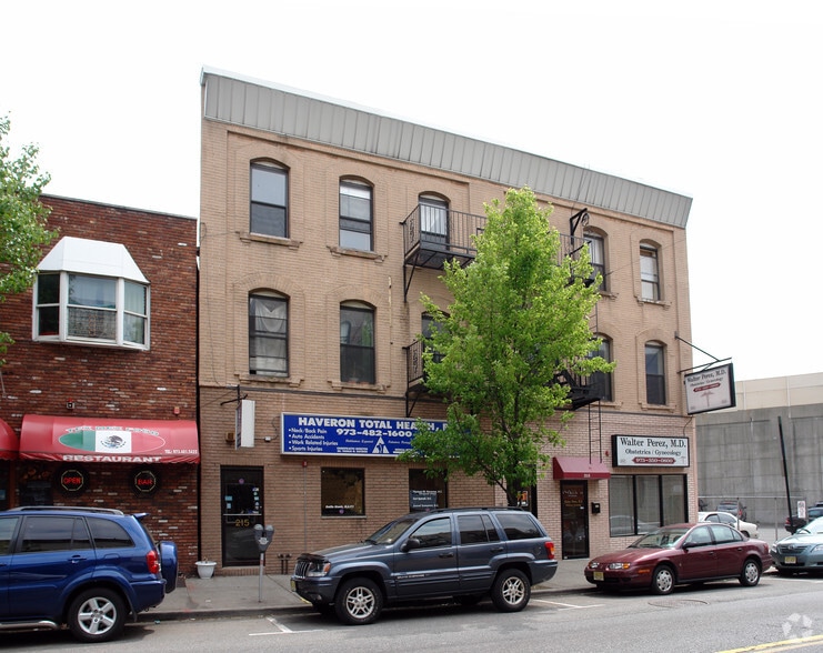 213-215 Harrison Ave, Harrison, NJ for lease - Building Photo - Image 2 of 3