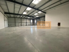 Office in Le Thillay for lease Building Photo- Image 1 of 4