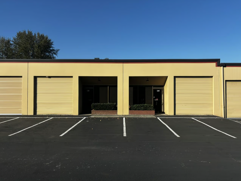 309 S Cloverdale St, Seattle, WA for lease - Building Photo - Image 1 of 8