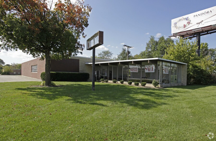 33W461 Roosevelt Rd, West Chicago, IL for sale - Building Photo - Image 2 of 5