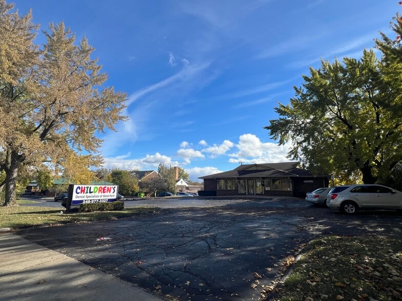 1265 W Huron St, Waterford, MI for lease - Building Photo - Image 3 of 20