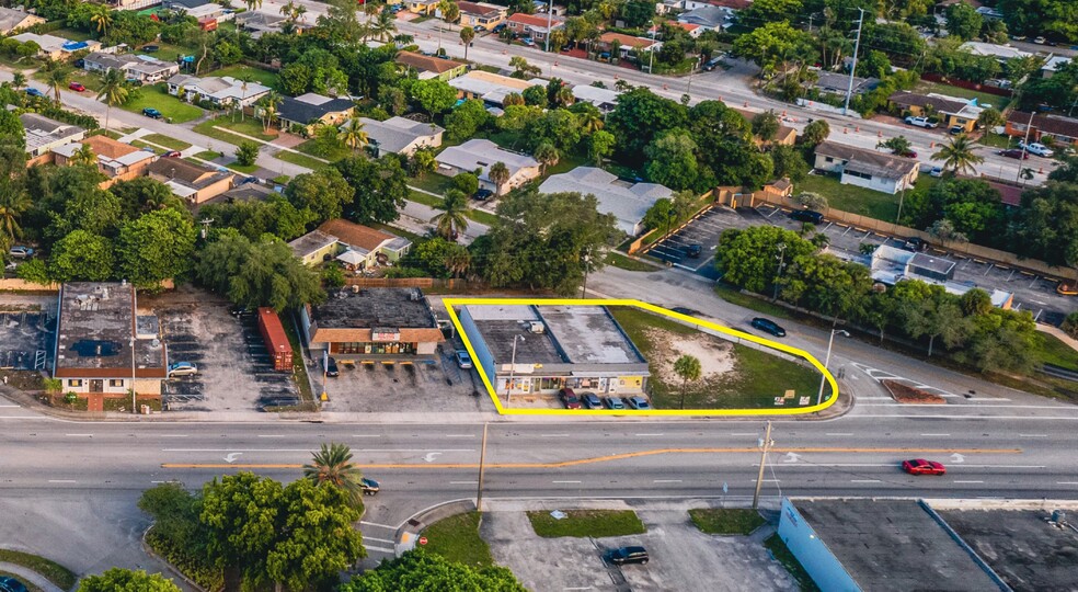 13639 W Dixie Hwy, North Miami, FL for sale - Building Photo - Image 1 of 10