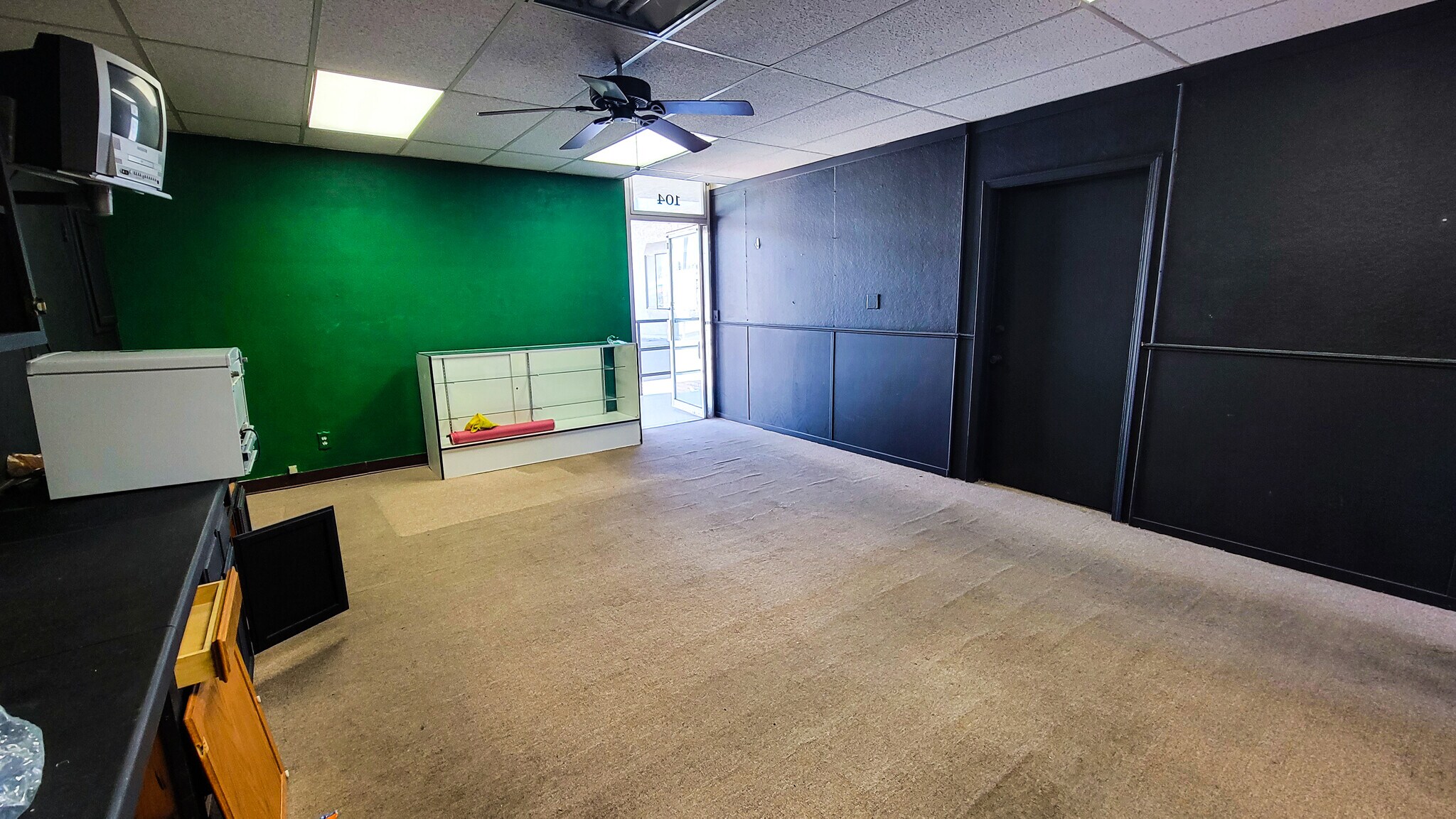 17993 US Highway 18, Apple Valley, CA 92307 Knolls Center Apple