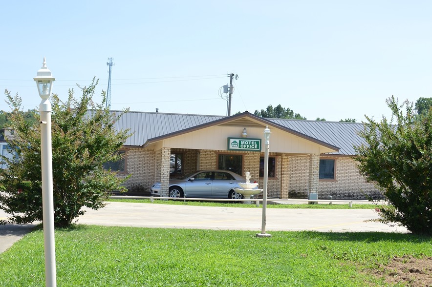 904 SW Highway 2, Wilburton, OK for sale - Building Photo - Image 1 of 1