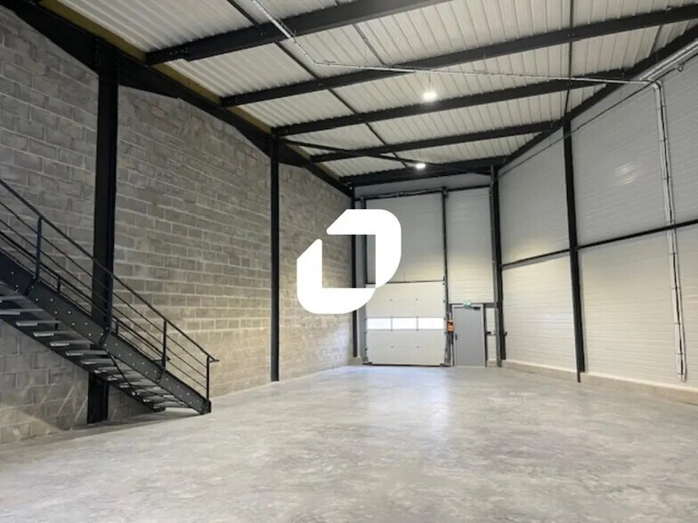 Flex in Basse-Goulaine for lease - Interior Photo - Image 2 of 7