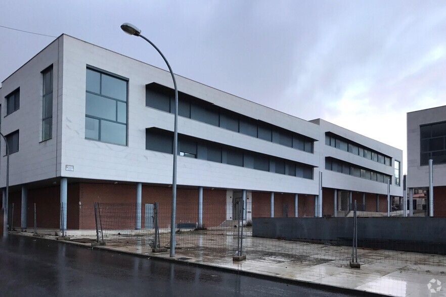 Plaza Corral de los Cantos, 3, Argés, Toledo for sale - Building Photo - Image 3 of 3